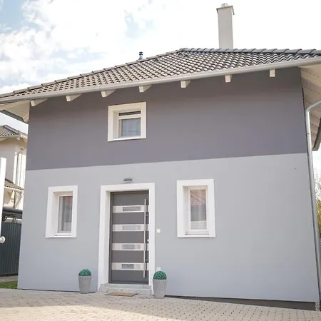 Laura Luxury Apartment Gyenesdias