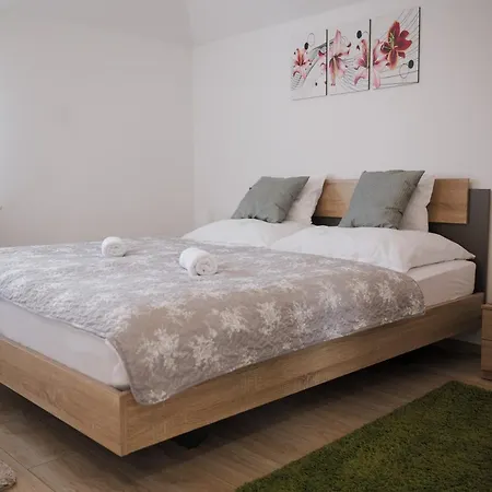 Laura Luxury Appartement Gyenesdiás